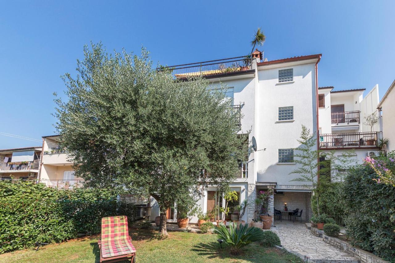 Apartments Villa Lungomare Pula Exteriör bild